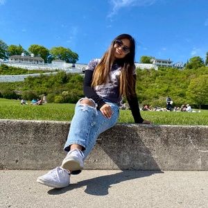 Meet your Posher, Melanie